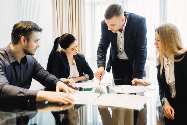 Шеф мора да верује радницима
